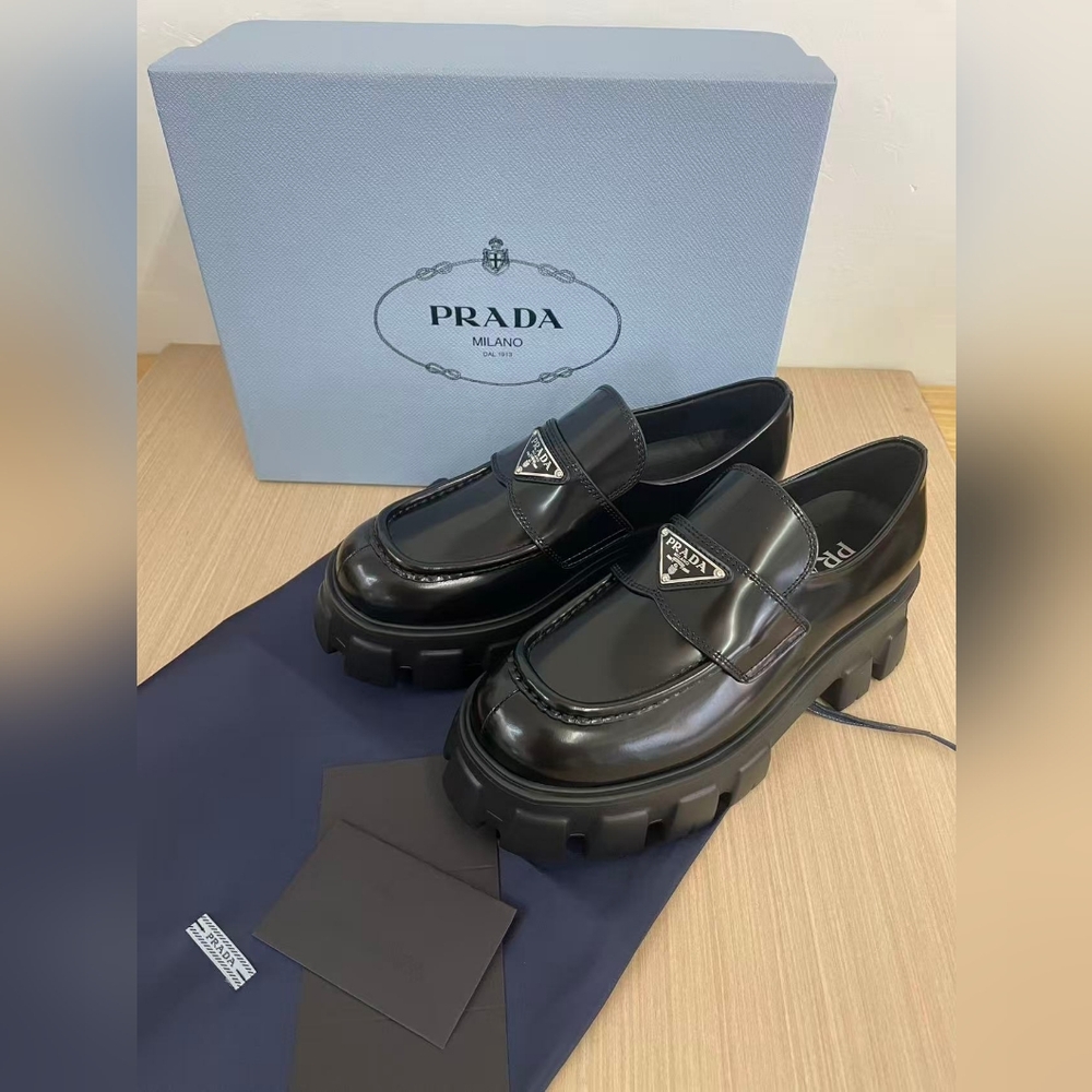 Prada Monolith leather Loafers Black